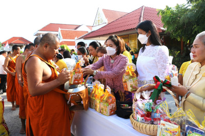 ศูนย์ฯ18 ร่วมทำบุญตักบาตรถวายพระราชกุศล ... พารามิเตอร์รูปภาพ 1