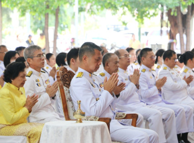 ร่วมพิธีทำบุญตักบาตรข้าวสารอาหารแห้งแด่พระภิกษุสงฆ์ ... พารามิเตอร์รูปภาพ 3