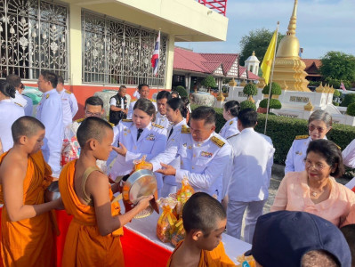 ทำบุญตักบาตรถวายพระราชกุศล ... พารามิเตอร์รูปภาพ 1