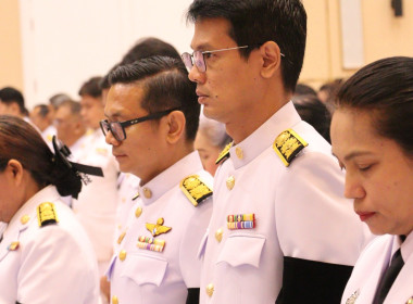 ศส.18 ร่วมพิธีวางพานพุ่มดอกไม้สดถวายราชสักการะ ... พารามิเตอร์รูปภาพ 7